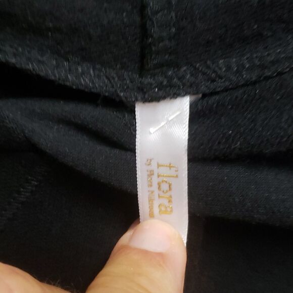 Flora top   - Picture 2 of 3